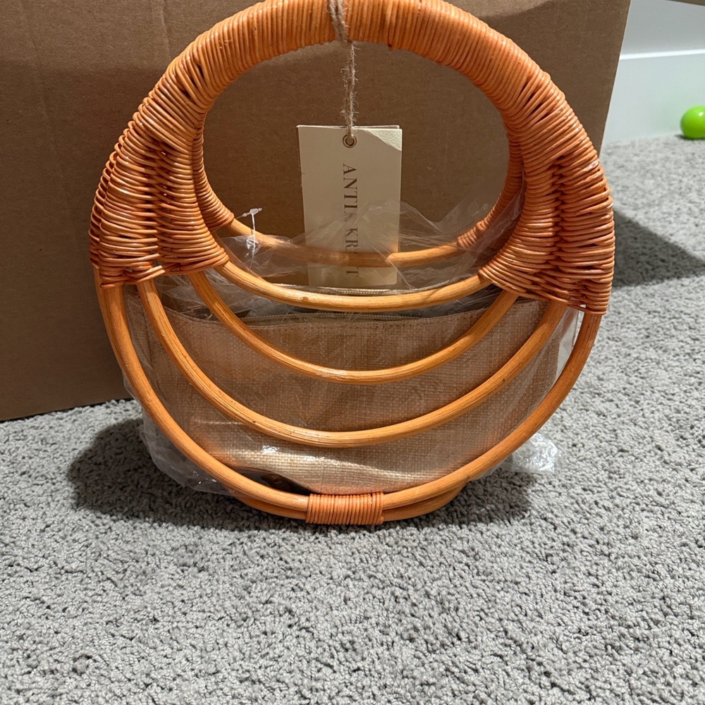 Antik Kraft Coral Rattan Circle Handbag - Picture 4 of 5